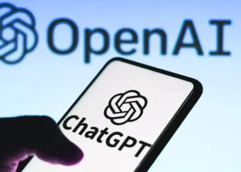 “ChatGPT” cihazı smartfondan daha səssiz və istifadəsi asan olacaq