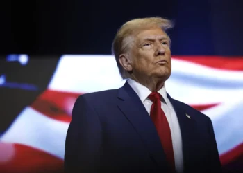 ABŞ Prezidenti neftin dünya bazarlarında bir barelinin qiymətinin 53 dollara enməsini istədiyini açıqlayıb