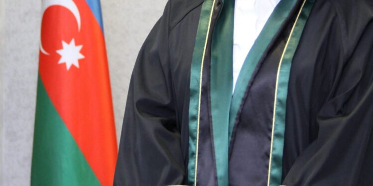 Vəkilliyə qəbul imtahanları və vəkillərin sayı artıb