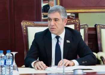 İstirahət və bayram günlərində işləyən işçilərin ödənişi gündəlik və saatlıq tarif maaşının iki mislindən az olmayacaq