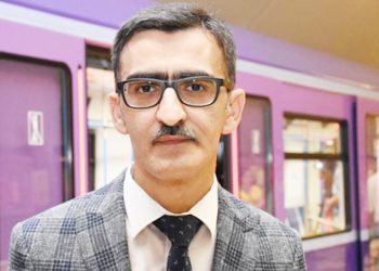 Metroya ödənişsiz giriş ən azı bir ay davam edəcək