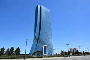 Dövriyyədəki AMB notlarının həcmi yeni rekorda çatıb
